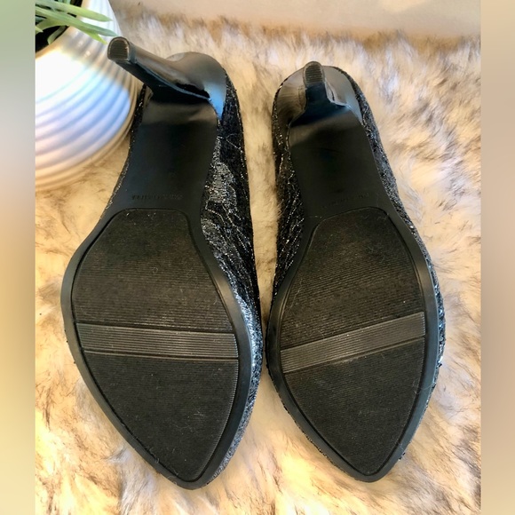 Carlos Santana Lace & Glitter Stilettos, Size 8 - Picture 4 of 7